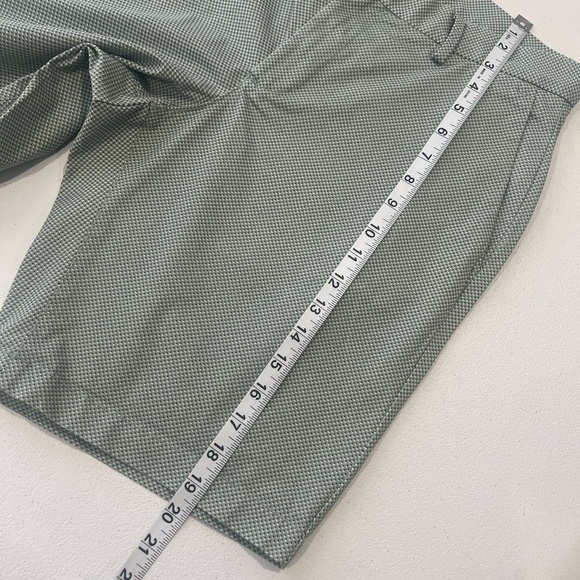 MICHAEL KORS SHORTS FOR MEN SIZE 30. COLOR MIX GREEN WITH GRAY - Picture 5 of 10